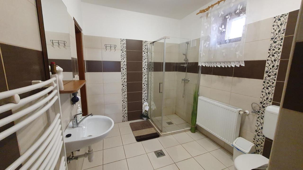 Kekszilva Vendeghaz Hotell Pap Exteriör bild